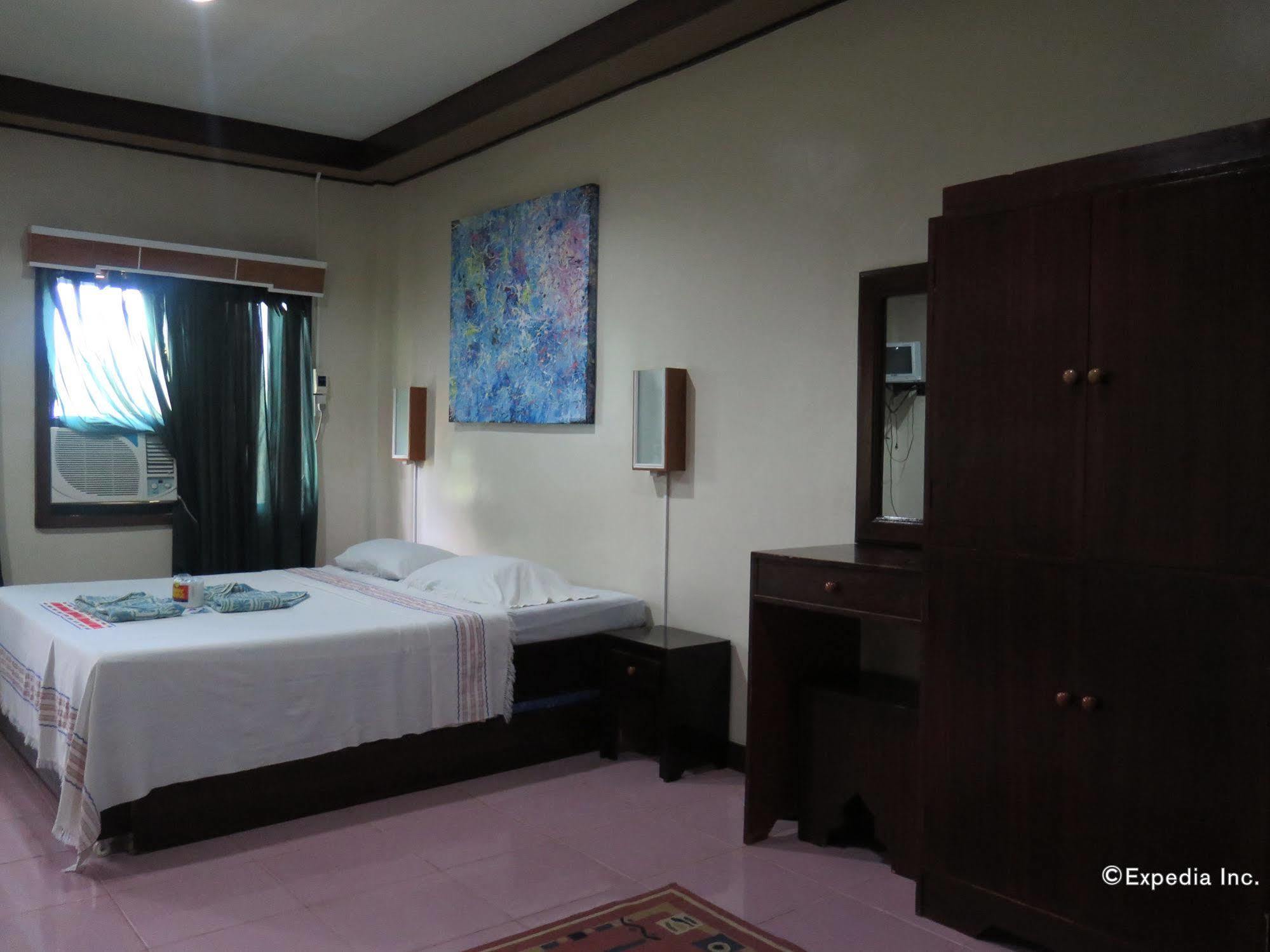 Bohol Divers Resort Totolan Bagian luar foto