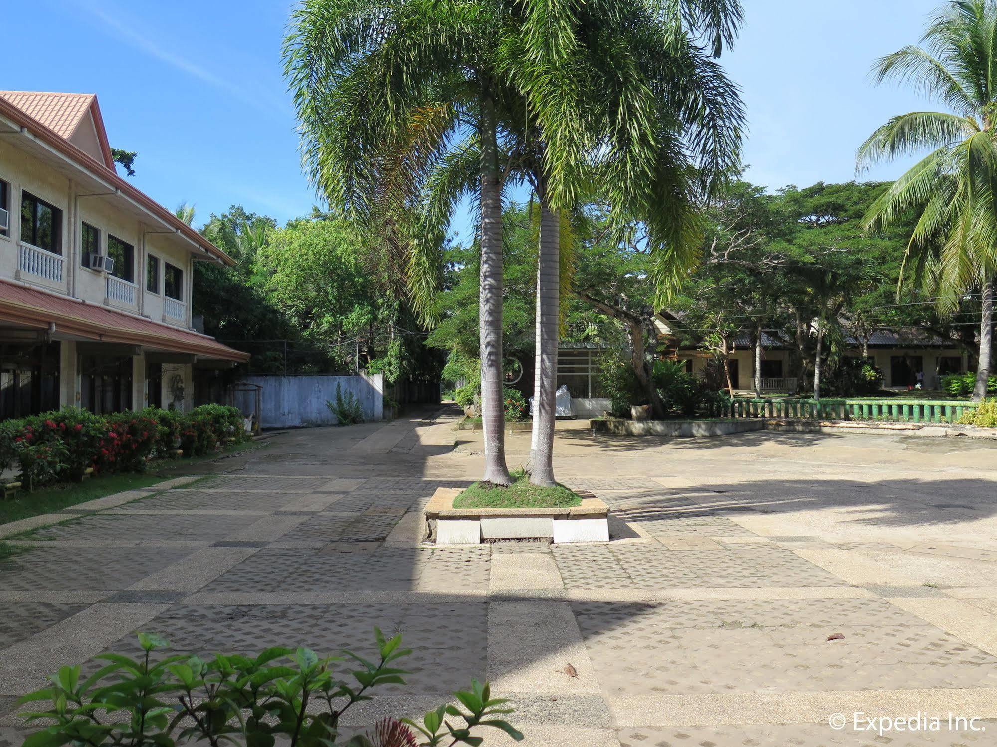 Bohol Divers Resort Totolan Bagian luar foto